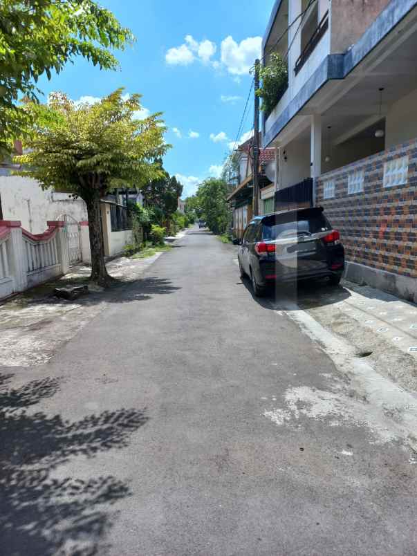 dijual rumah di fajar indah solo