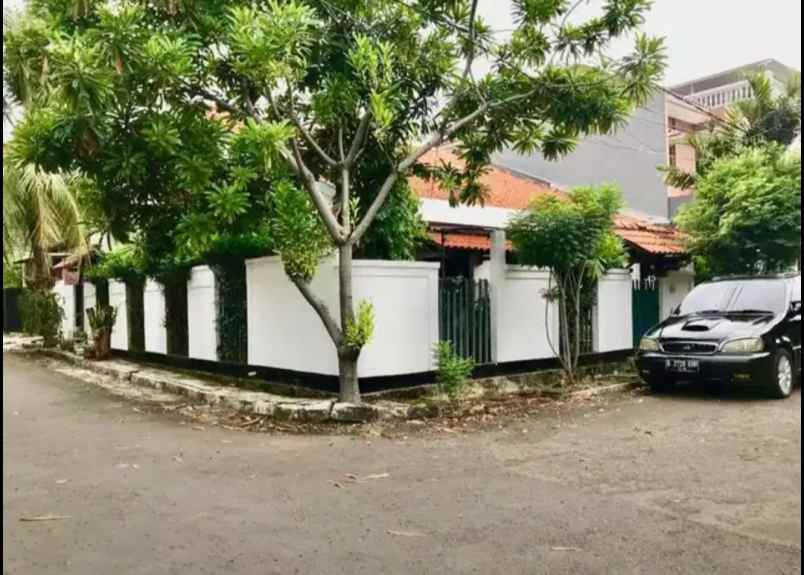 dijual rumah di galaxy blok terdepan 100 bebas banjir
