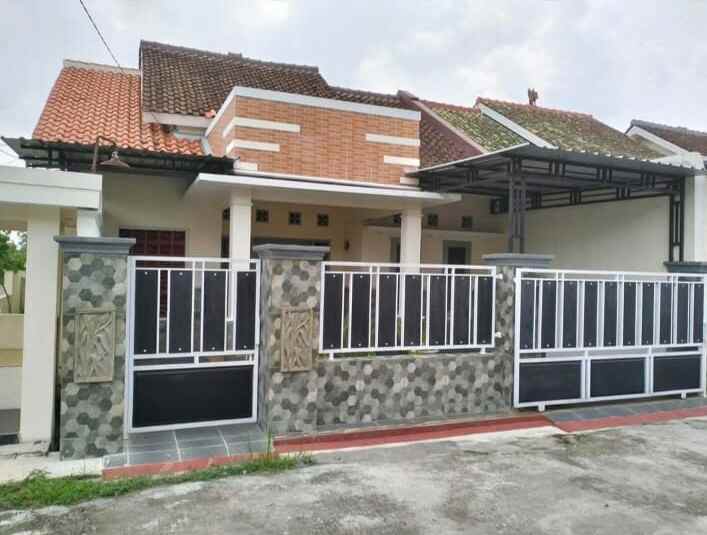 dijual rumah di kec gemolong kab sragen