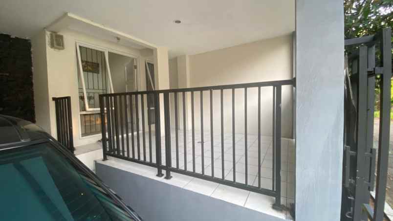 dijual rumah di komplek cibubur city