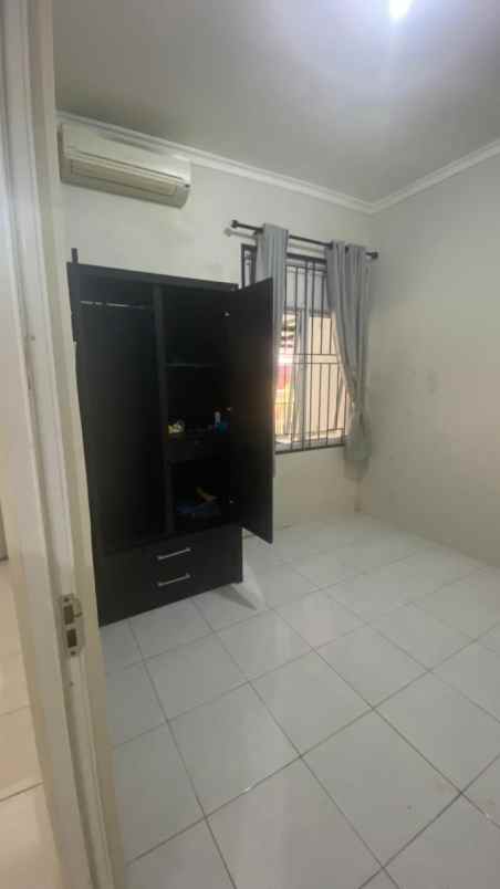 dijual rumah di komplek cibubur city