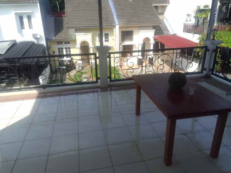 dijual rumah di kota wisata cibubur