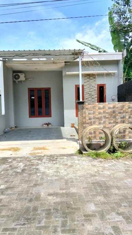 dijual rumah di menoreh sampangan semarang