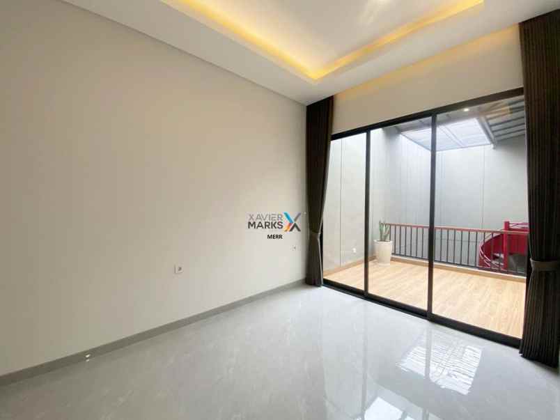 dijual rumah di pakuwon city bebas banjir cluster aman