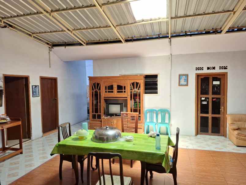 dijual rumah di slawu jember jl cendrawasih