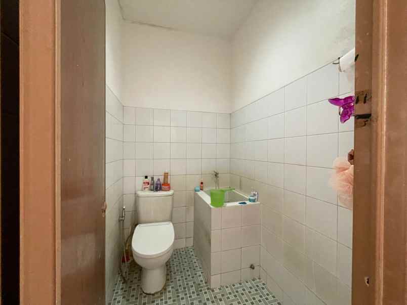 dijual rumah di taman ratu