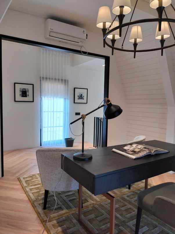 dijual rumah dian istana