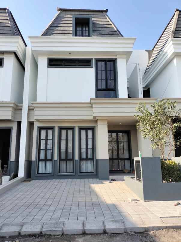 dijual rumah dian istana