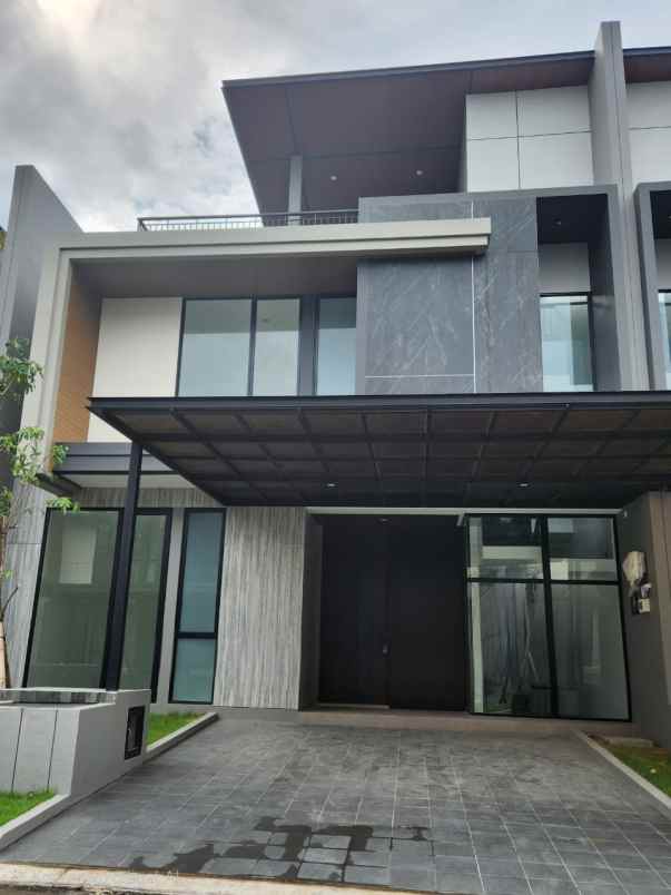 dijual rumah distric 9