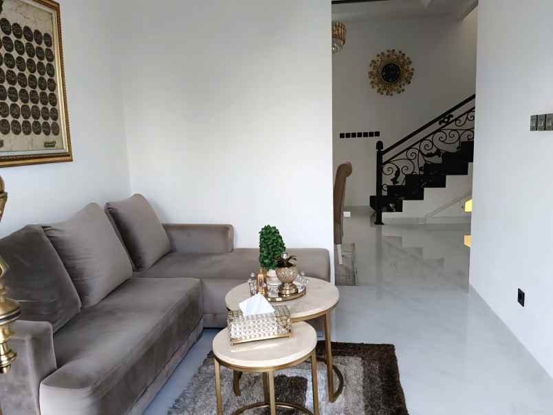 dijual rumah duren sawit