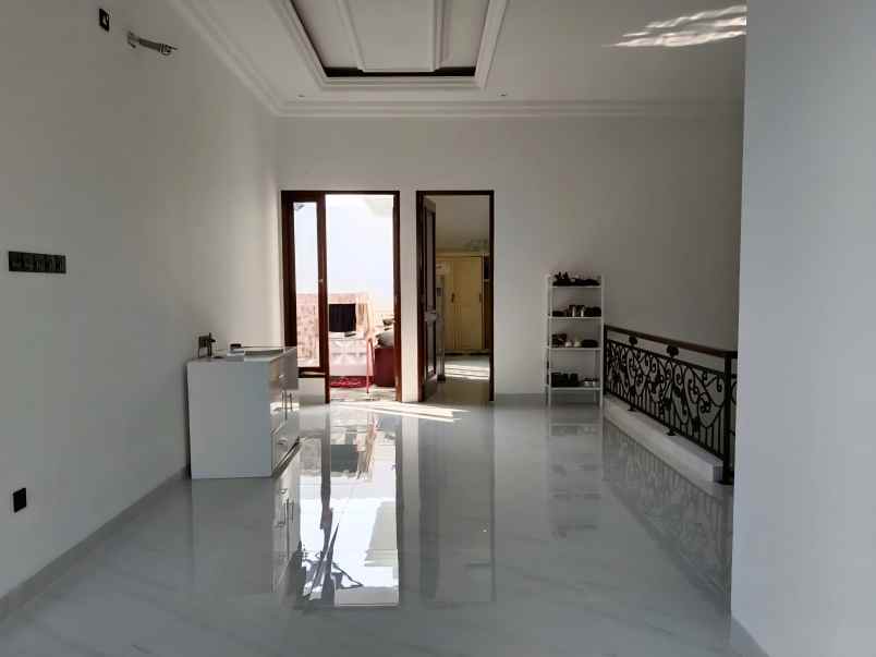 dijual rumah duren sawit