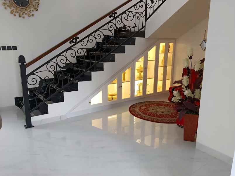 dijual rumah duren sawit