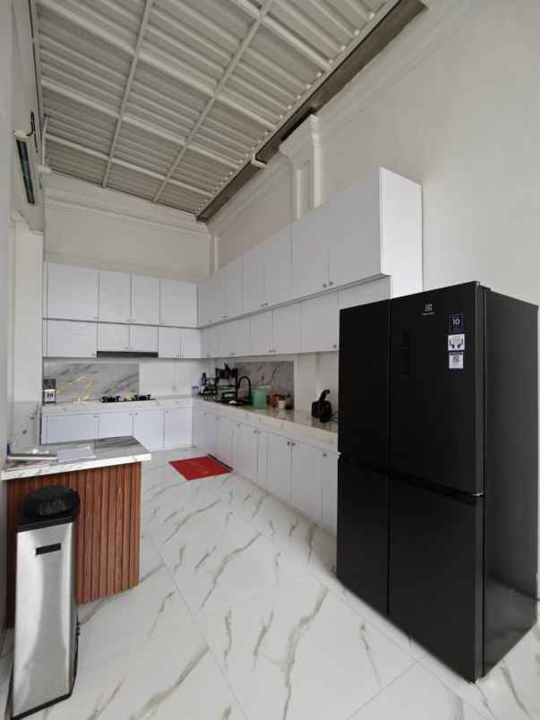 dijual rumah duren sawit