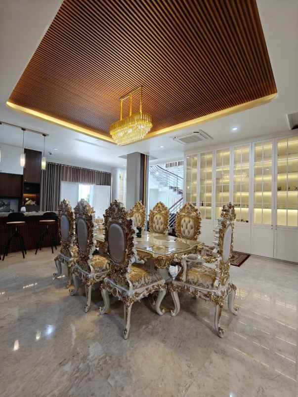 dijual rumah duren sawit