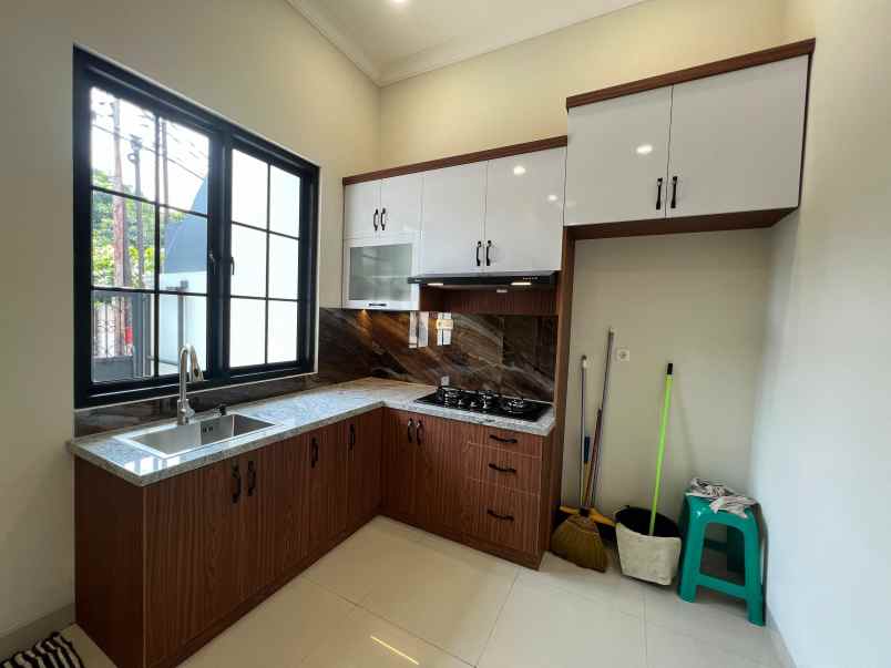 dijual rumah duren sawit