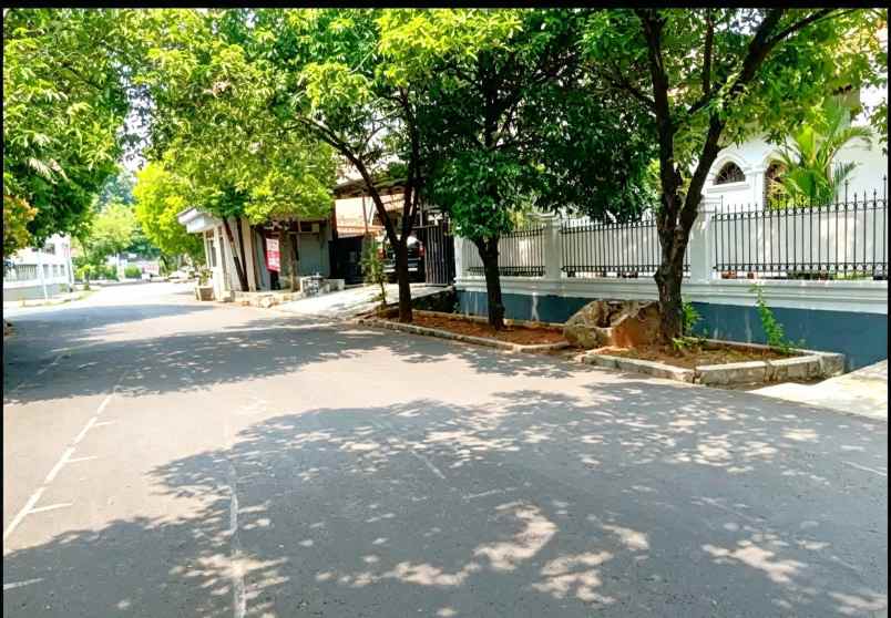 dijual rumah duren sawit