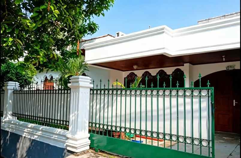 dijual rumah duren sawit