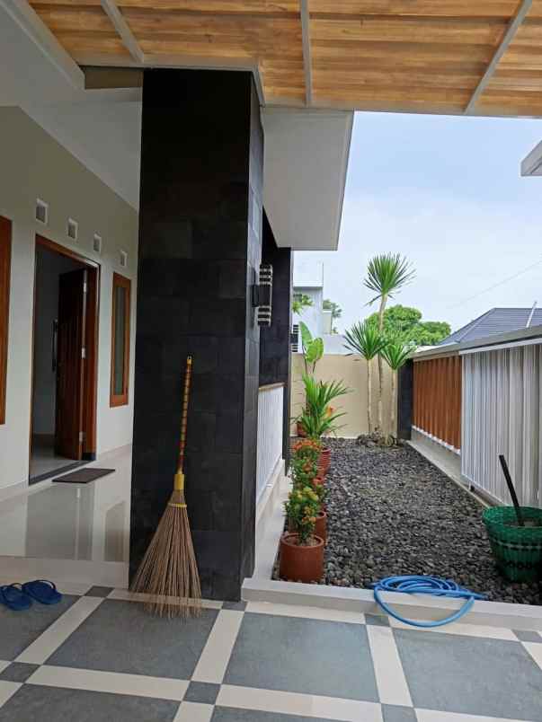 dijual rumah exit tol kalasan