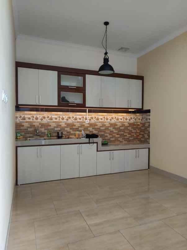 dijual rumah exit tol kalasan