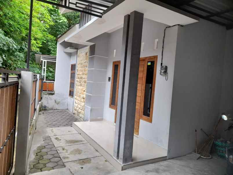 dijual rumah gamping