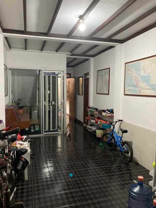 dijual rumah gegerkalong