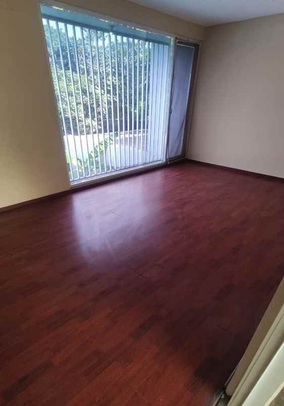 dijual rumah golf raya