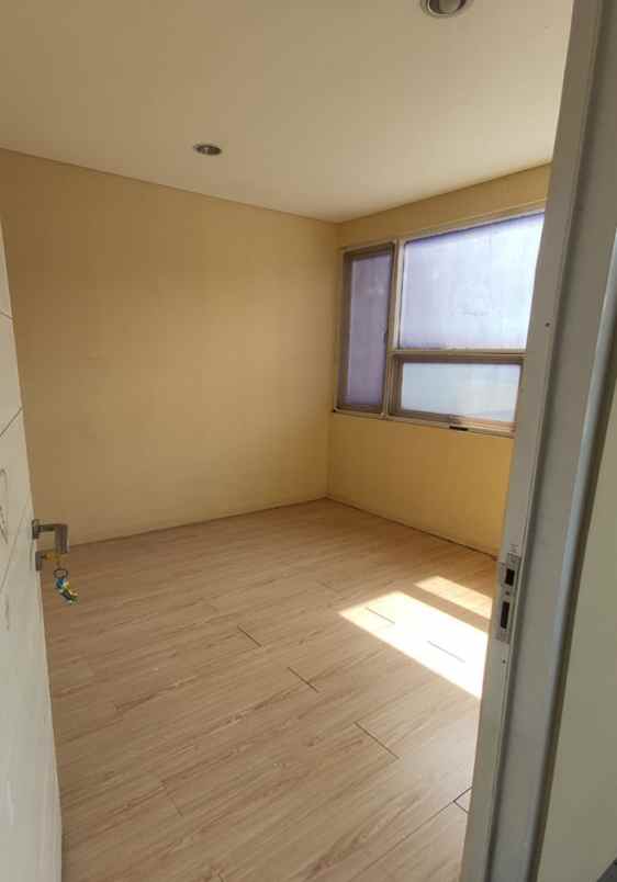 dijual rumah golf raya