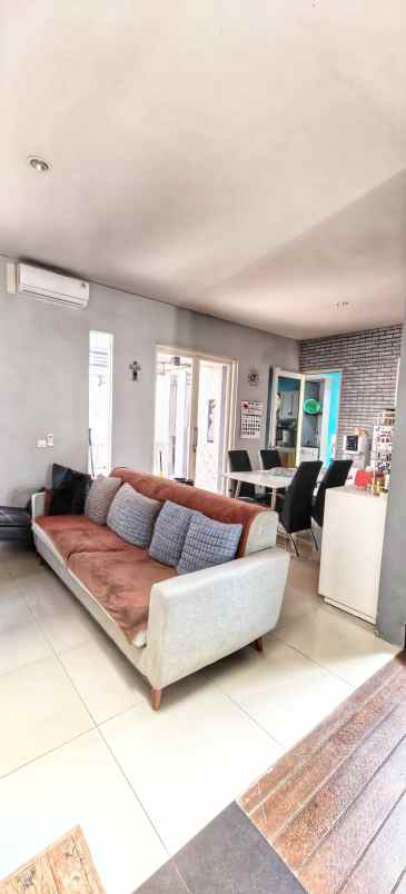 dijual rumah greenhill citraland