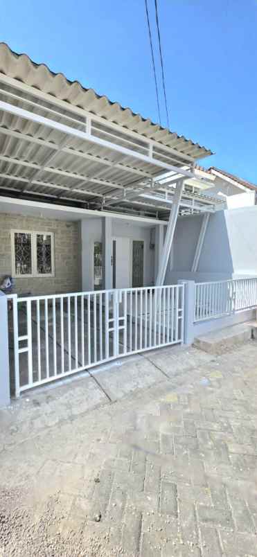dijual rumah greenlake