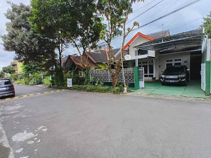 dijual rumah griya purwa asri