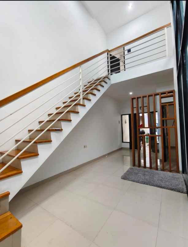 dijual rumah gunung anyar surabaya