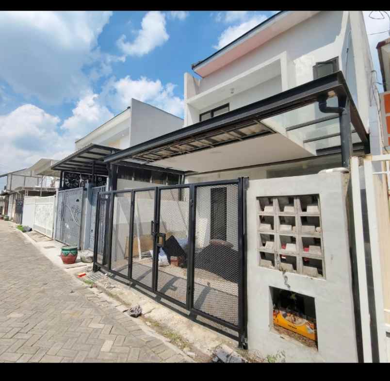 dijual rumah gunung anyar surabaya