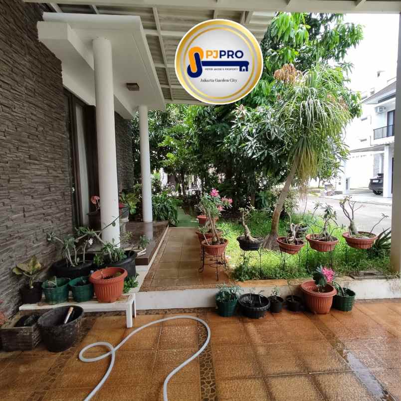 dijual rumah harapan indah cluster