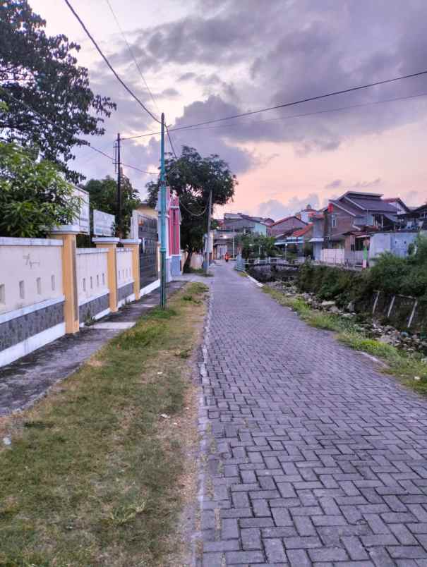 Dijual Rumah Hook Dekat Kawasan Industri Semarang