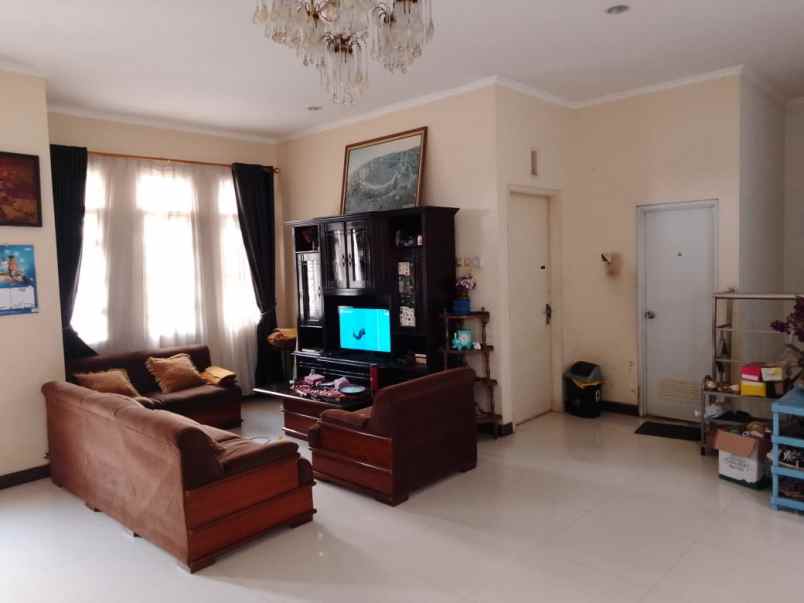 dijual rumah hook luas di margahayu raya bandung