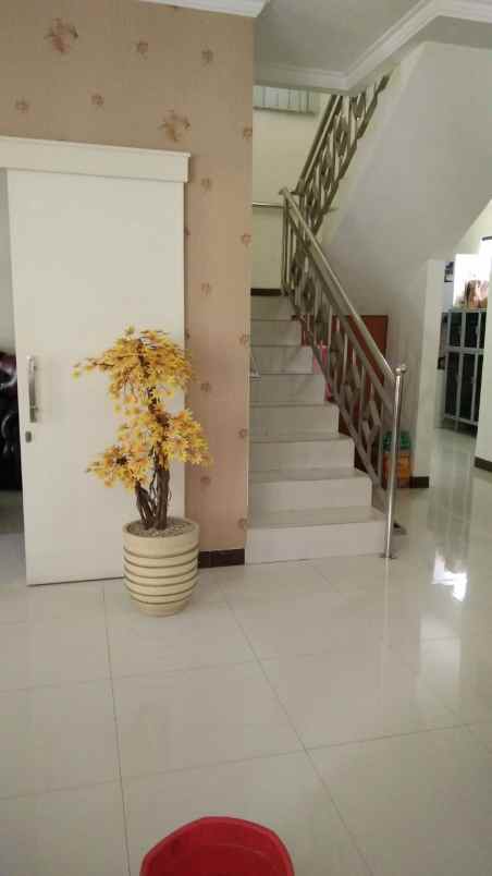 dijual rumah hook luas di margahayu raya bandung