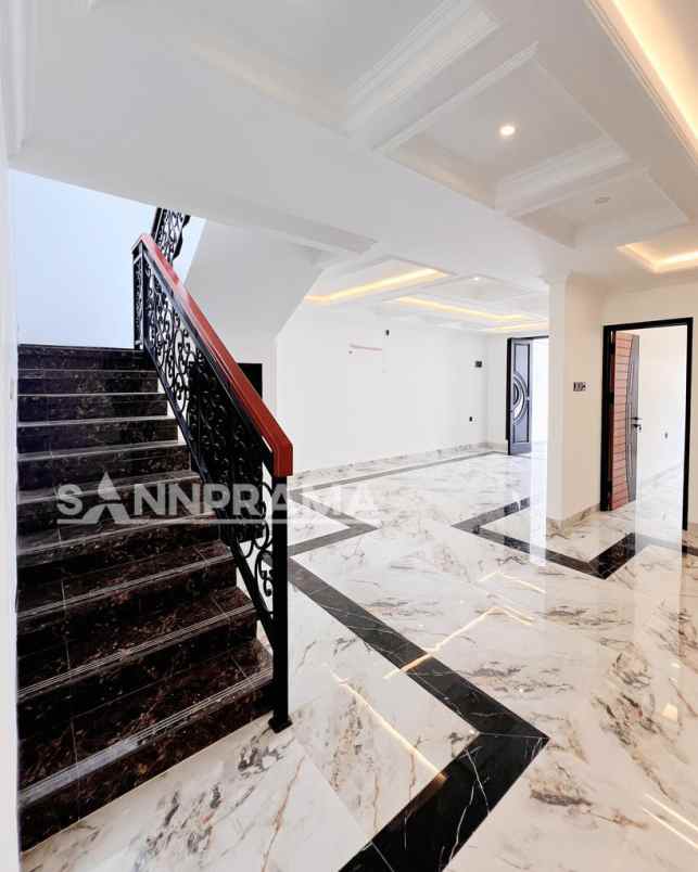 dijual rumah jagakarsa