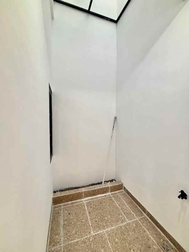 dijual rumah jagakarsa jakarta selatan