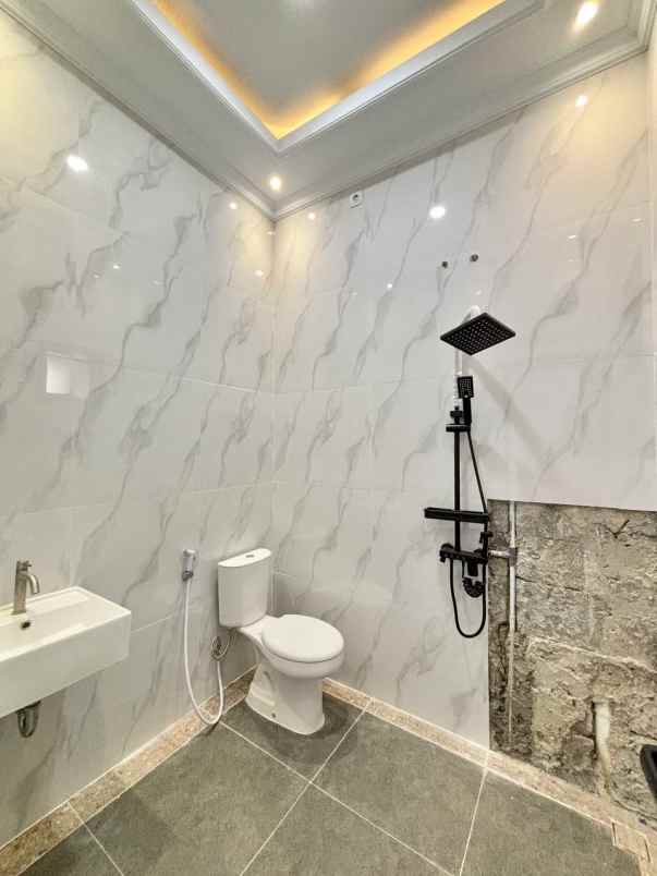 dijual rumah jagakarsa jakarta selatan