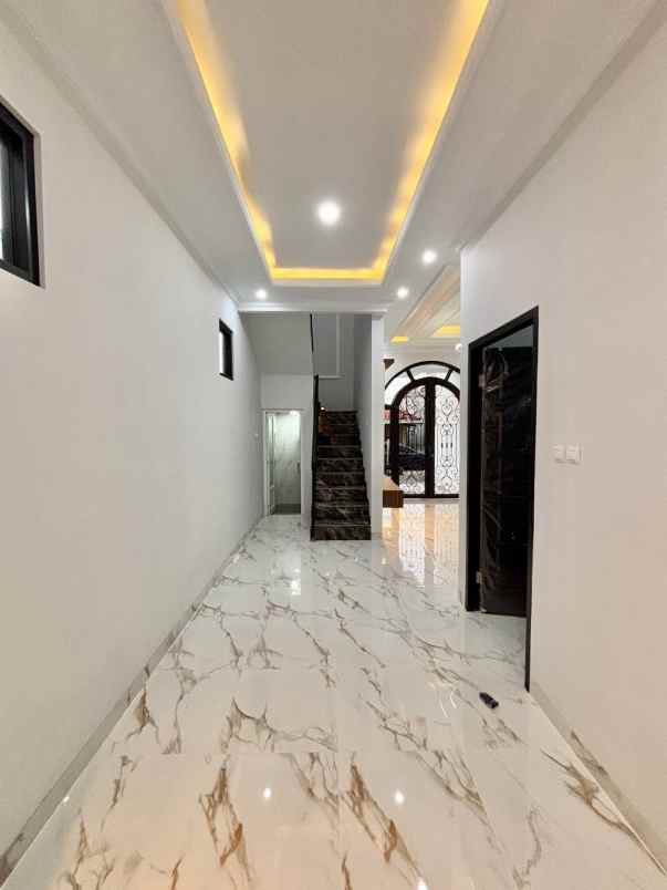 dijual rumah jagakarsa jakarta selatan