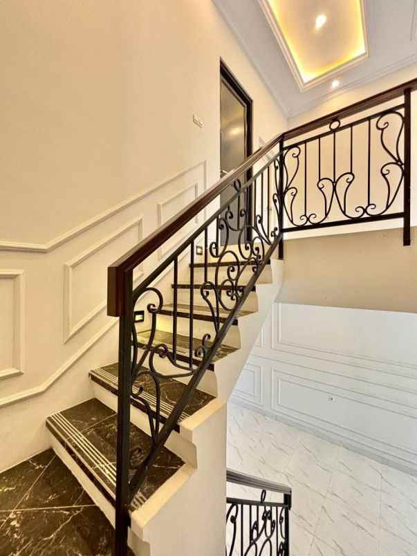 dijual rumah jagakarsa jakarta selatan