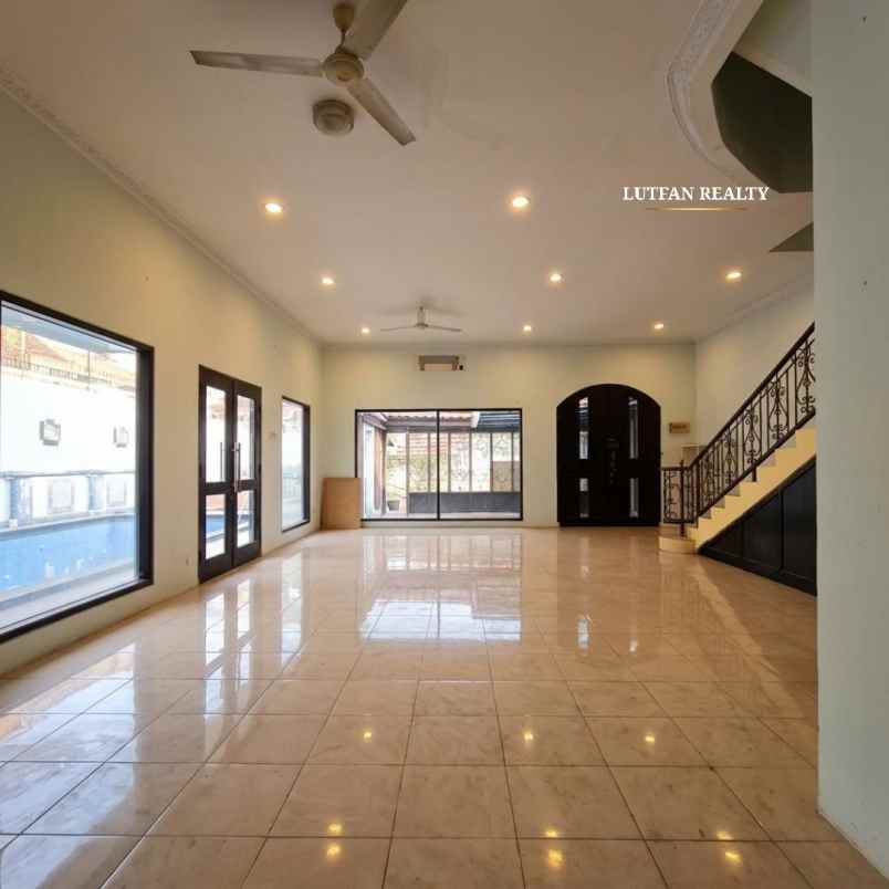 dijual rumah jagakarsa raya