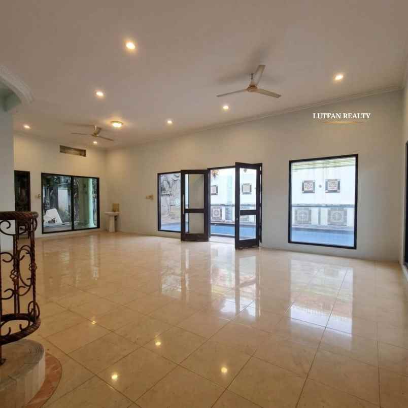 dijual rumah jagakarsa raya