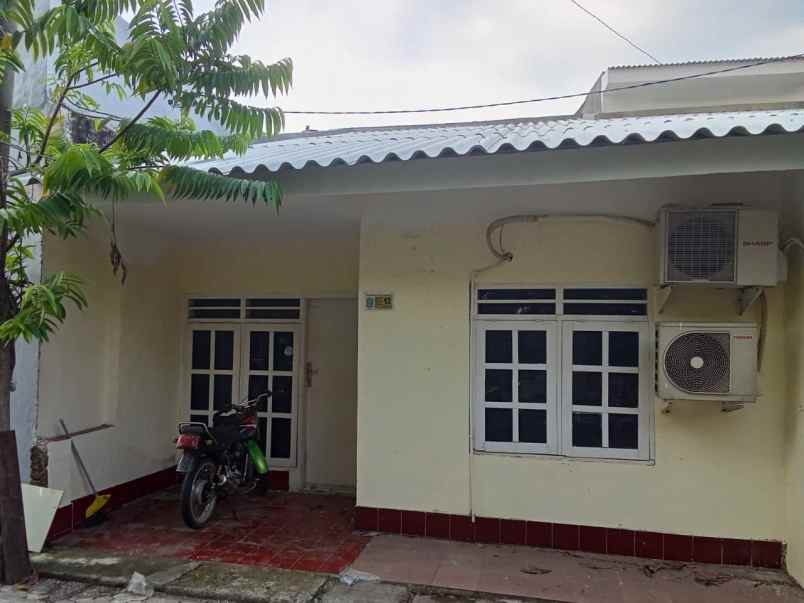 dijual rumah jalan ahmad yani gayungan