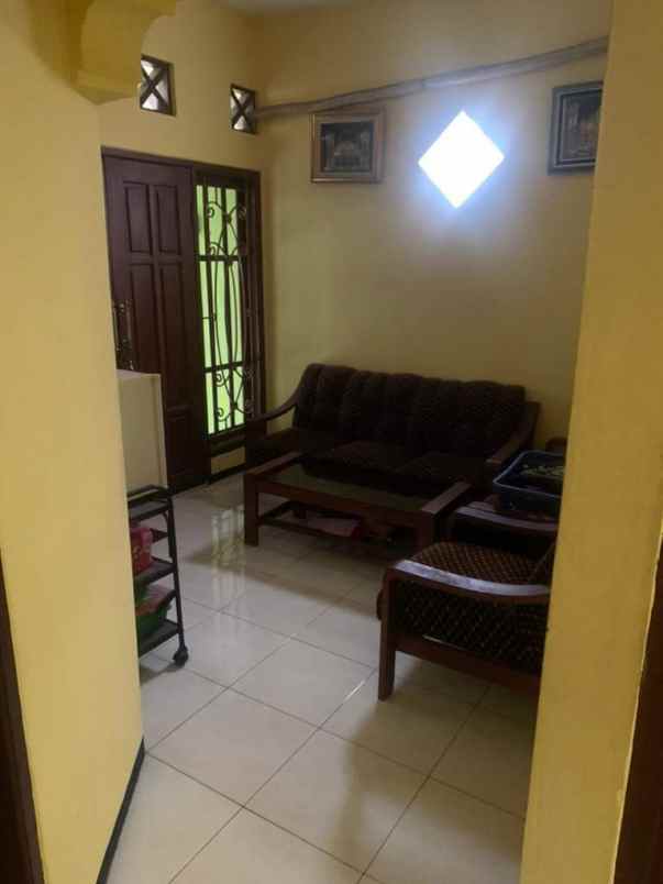 dijual rumah jalan bondowoso