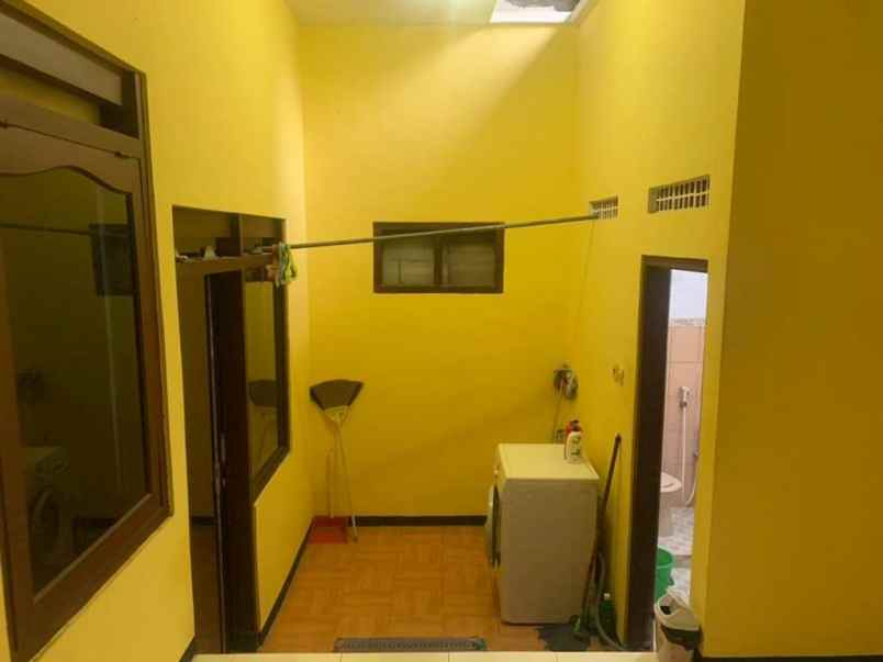 dijual rumah jalan bondowoso