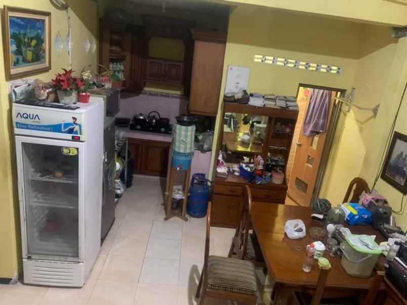 dijual rumah jalan bondowoso