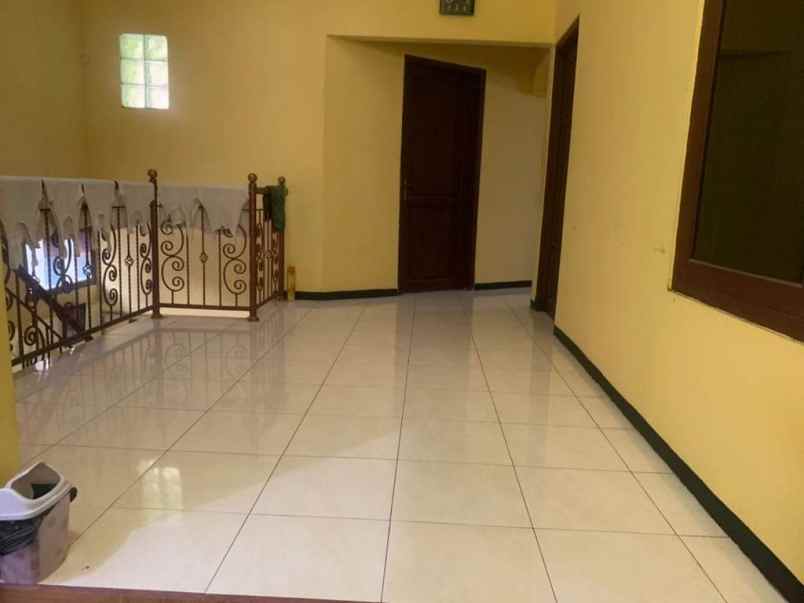 dijual rumah jalan bondowoso