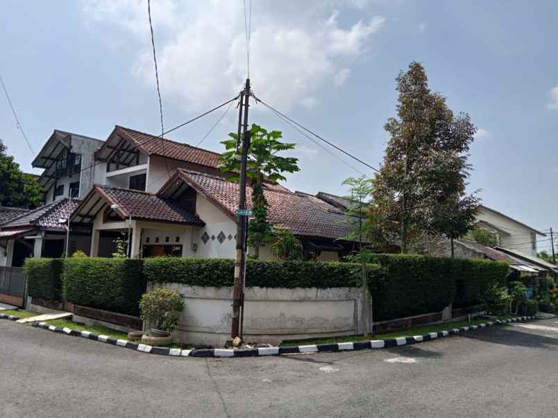 dijual rumah jalan bumi prima