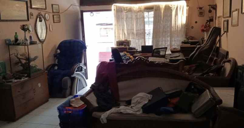 dijual rumah jalan cempaka putih timur